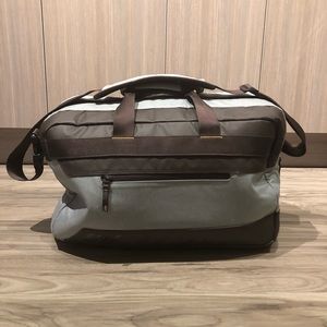 Oakley Duffel Bag! Excellent condition!